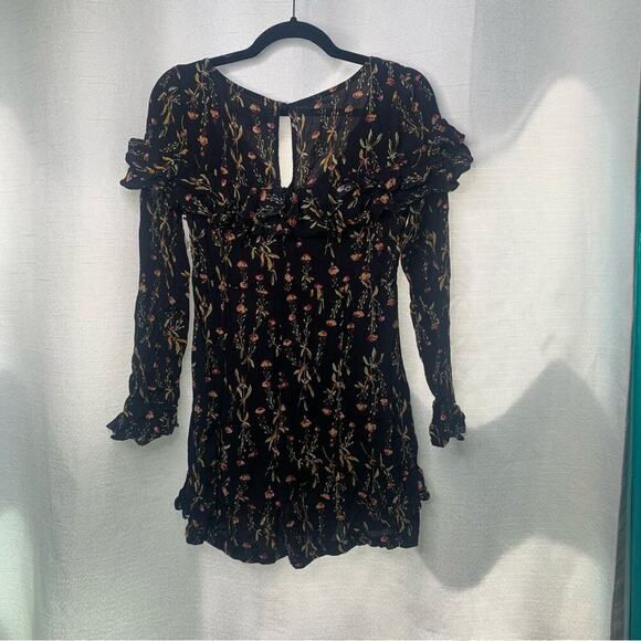 Likely NEW Revolve Amira ruffle long sleeves romper size 10 - Picture 3 of 6